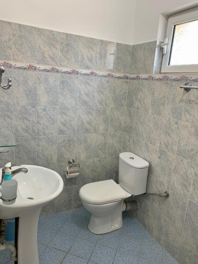 Vaso Apts Sarandë Esterno foto