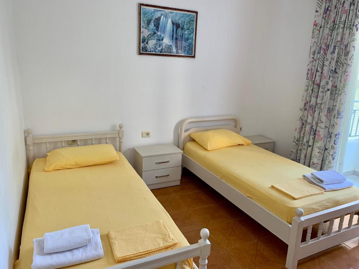 Vaso Apts Sarandë Esterno foto