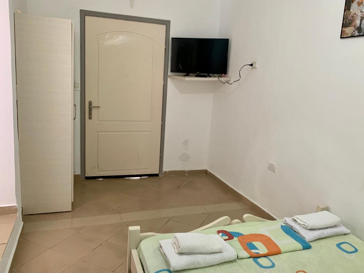 Vaso Apts Sarandë Esterno foto