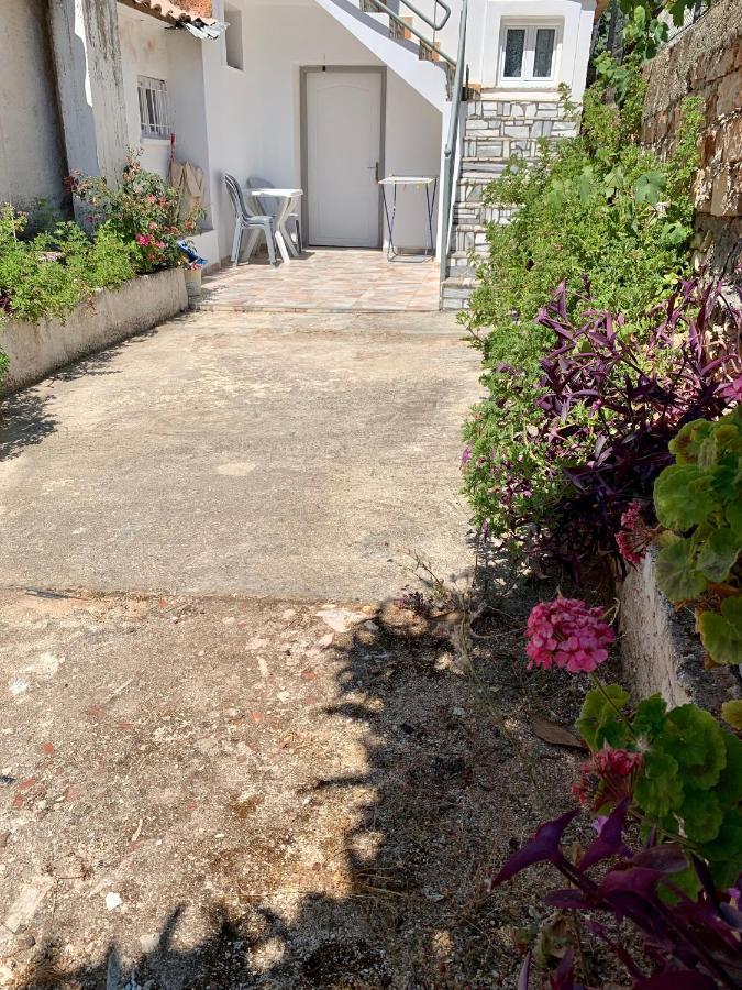 Vaso Apts Sarandë Esterno foto