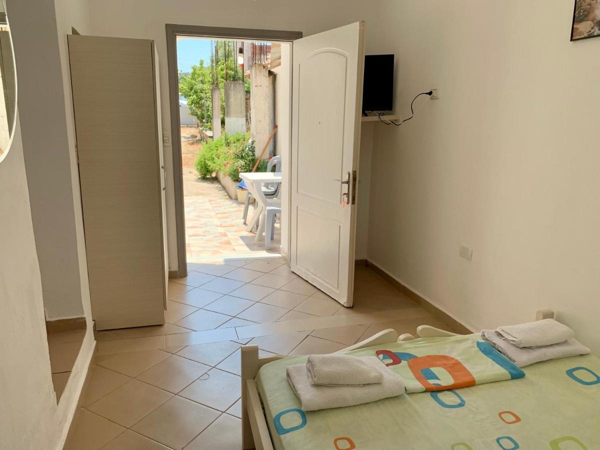 Vaso Apts Sarandë Esterno foto