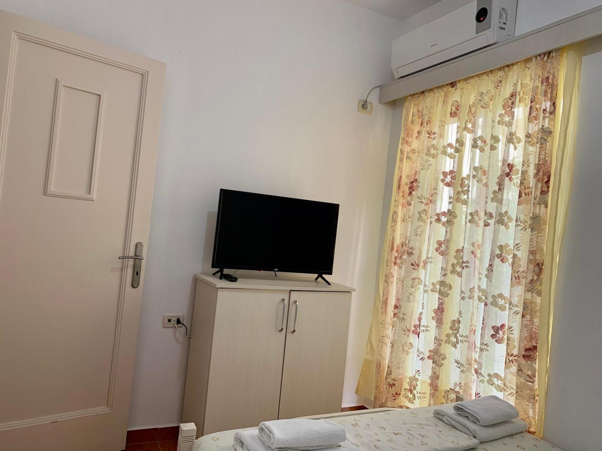 Vaso Apts Sarandë Esterno foto