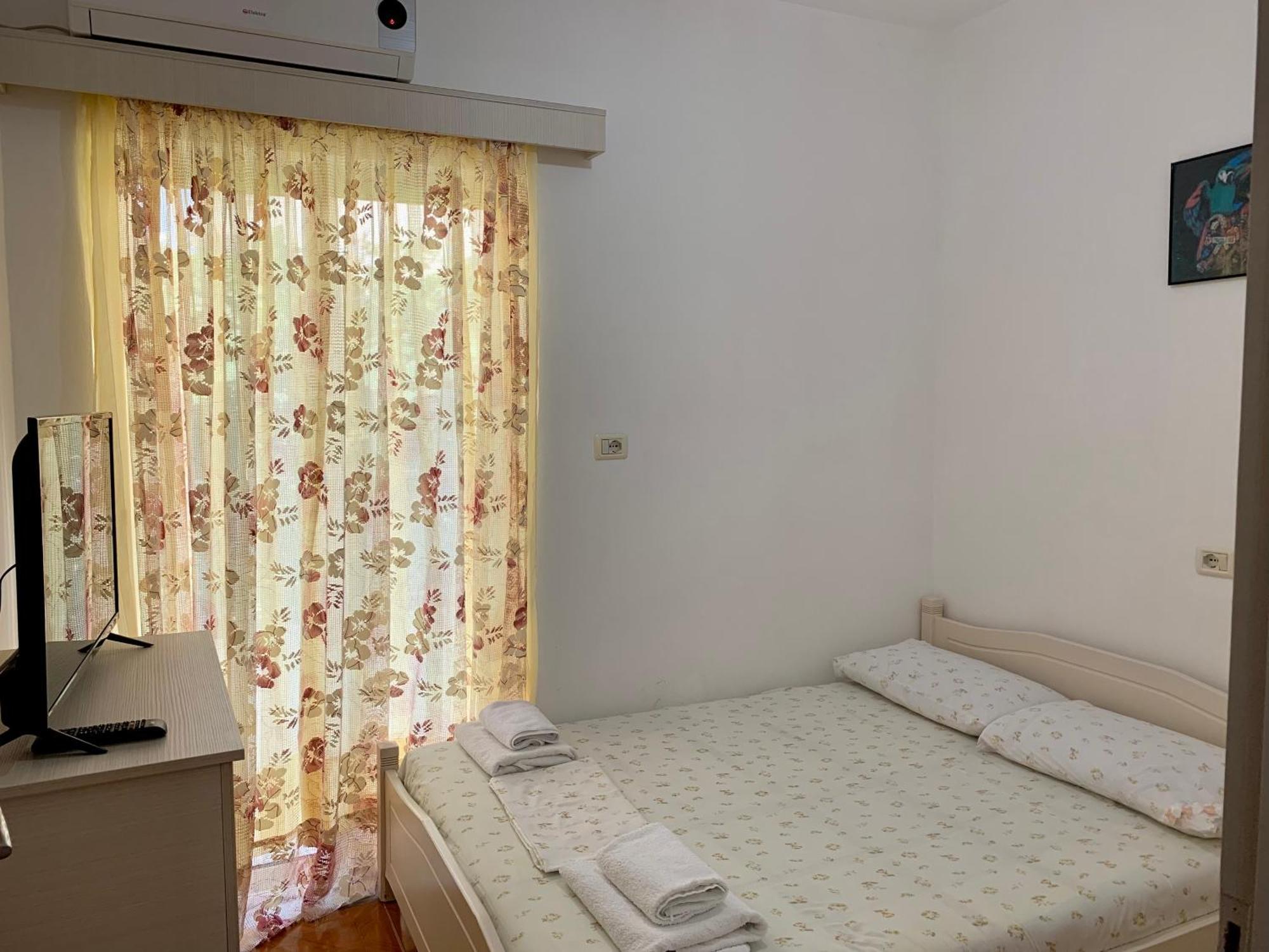 Vaso Apts Sarandë Esterno foto
