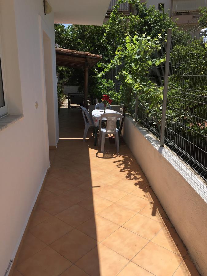 Vaso Apts Sarandë Esterno foto