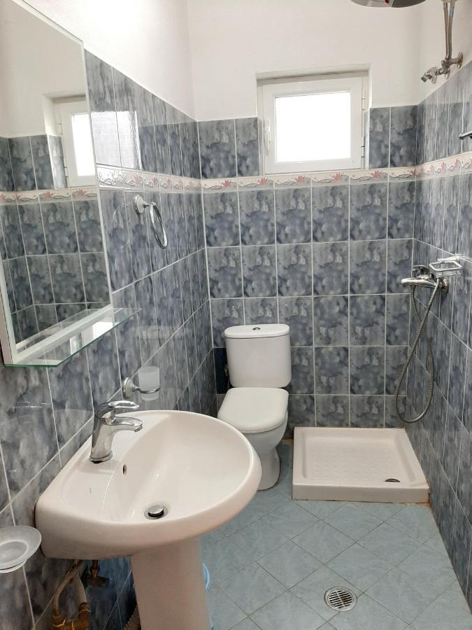 Vaso Apts Sarandë Esterno foto