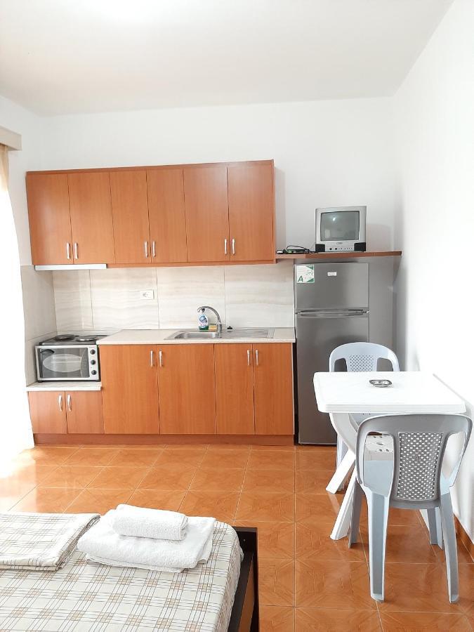 Vaso Apts Sarandë Esterno foto