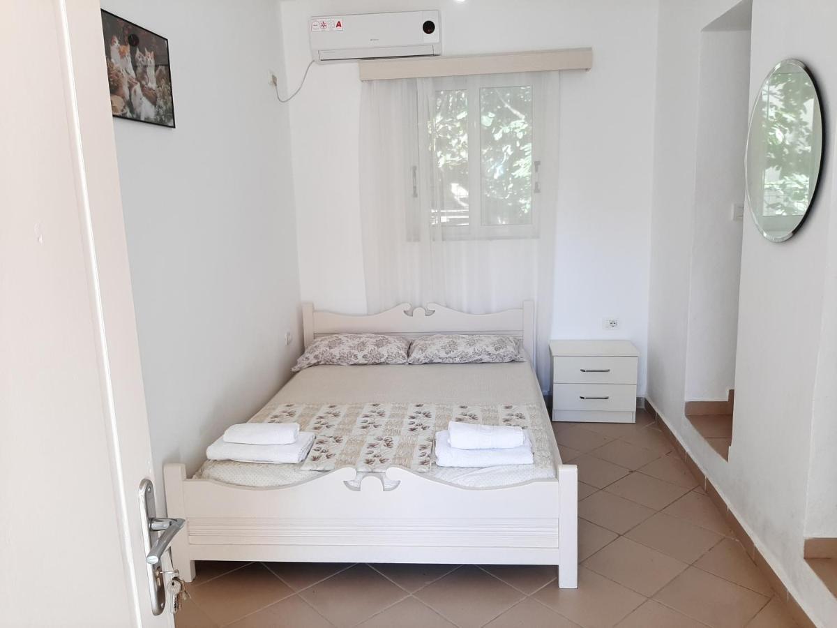Vaso Apts Sarandë Esterno foto